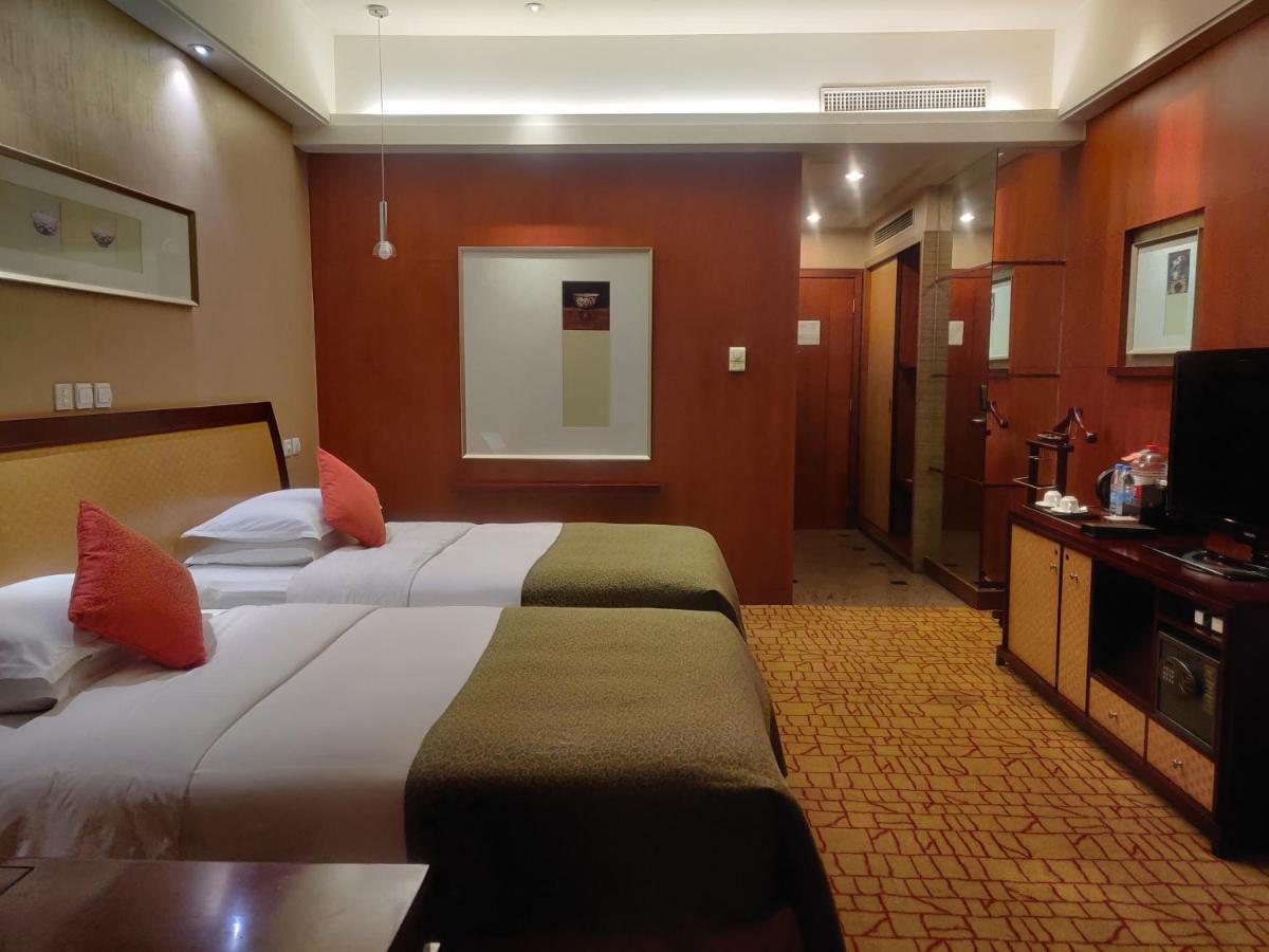 Empark Grand Hotel Kunming Extérieur photo