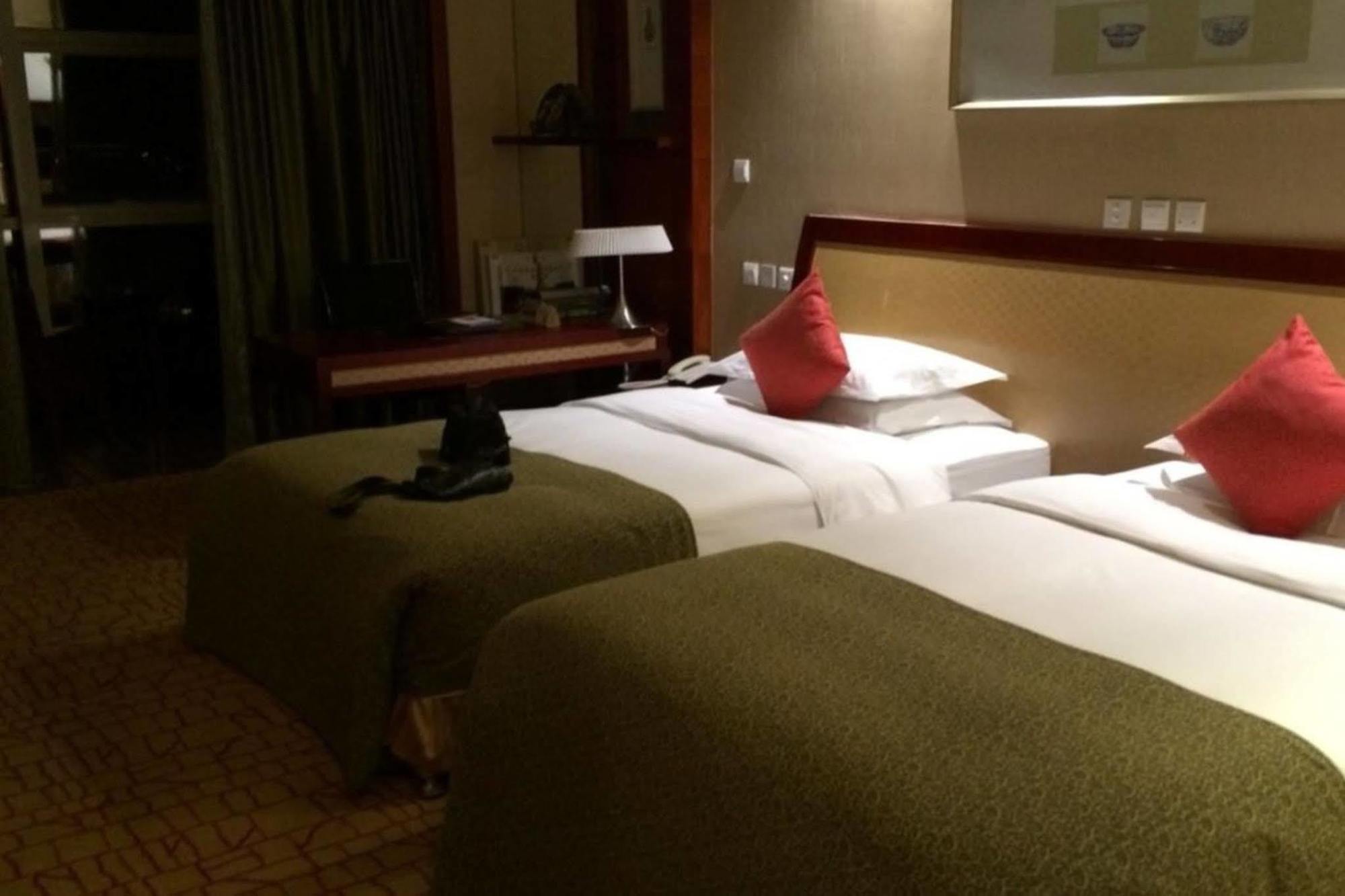 Empark Grand Hotel Kunming Extérieur photo